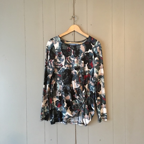 Simply Vera Vera Wang Tops - Simply Vera Wang Floral Front Knot Twist Top